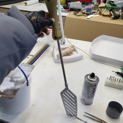 Xẻng Trang Trí Cho Cửa Hàng