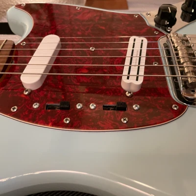 Đệm Chuyển Đổi Pickup Fender Mustang