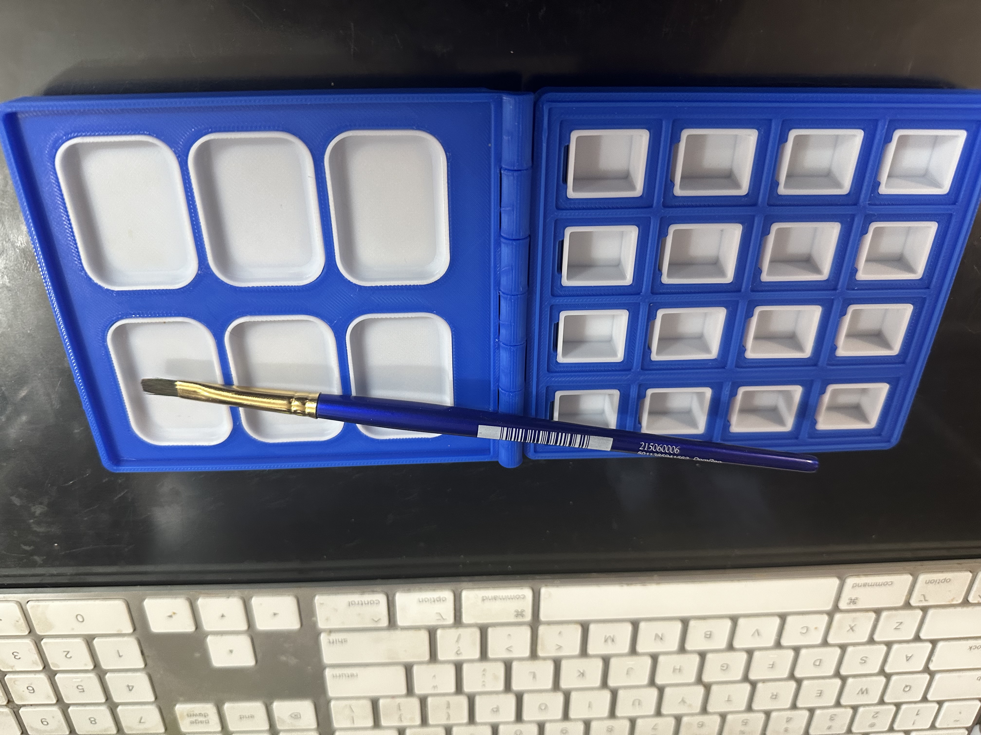 Hộp Đựng Màu Nước 16 Khay Nửa