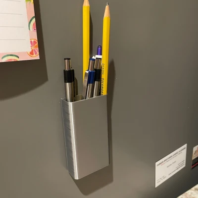 Giá Đỡ Bút/Bút Chì Nam Châm Dán Tủ Lạnh