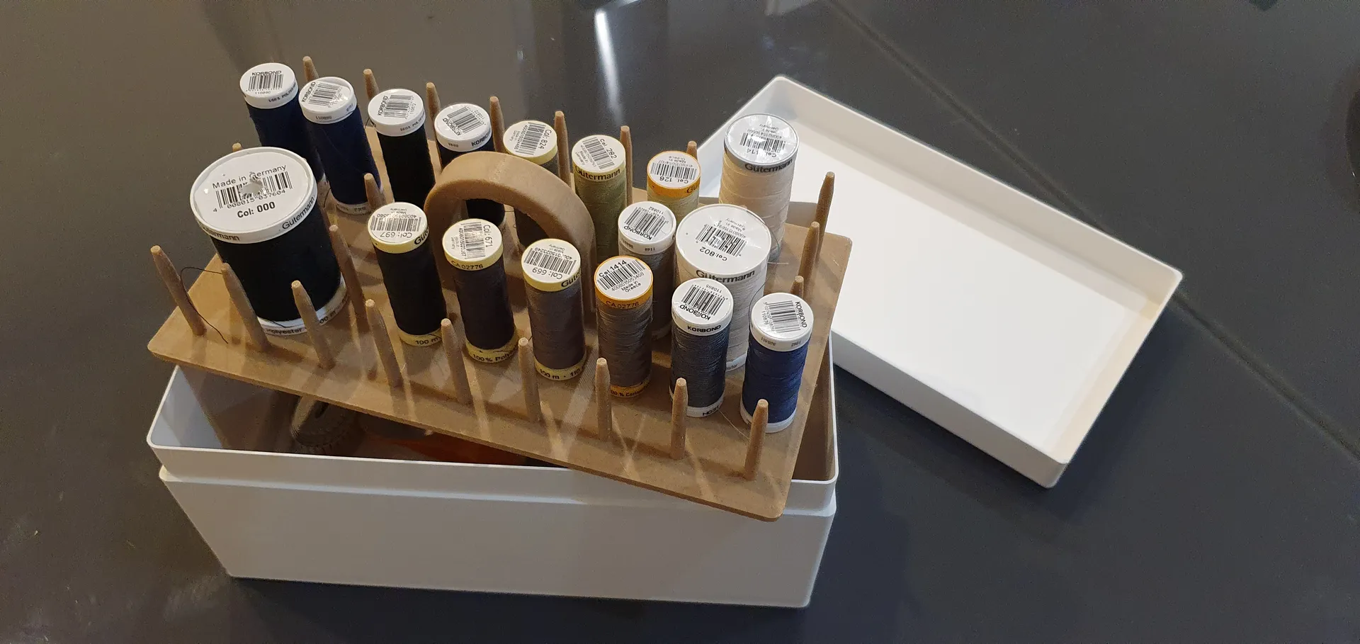 Hộp Đựng Chỉ May Có Ngăn Chứa Dưới