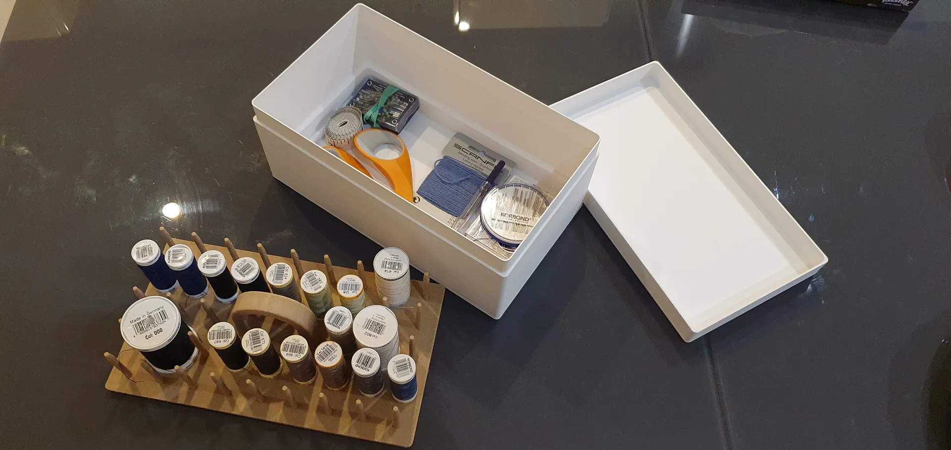 Hộp Đựng Chỉ May Có Ngăn Chứa Dưới