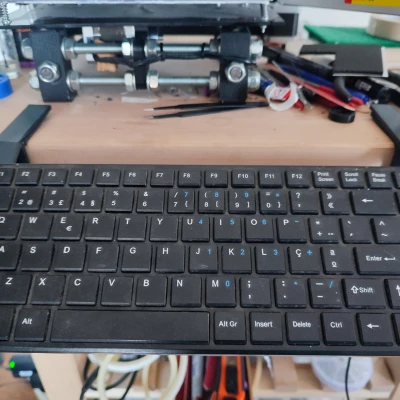 Chân đế bàn phím cho kệ IKEA