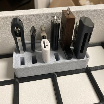 Giá Đỡ USB Gridfinity 12 Thanh