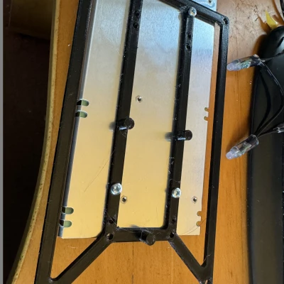 Giá đỡ Nguồn Meanwell cho Hộp Bud Industries NBF-32016