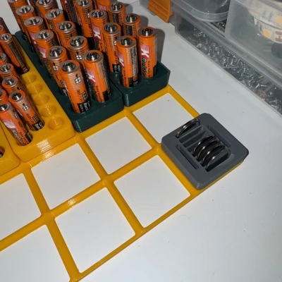 Hộp Đựng Pin Cúc Áo CR2025 Gridfinity (Bản Ngắn)