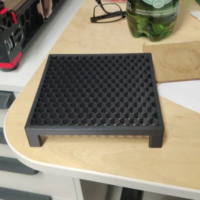 Giá đỡ Intel NUC hình lục giác để bàn