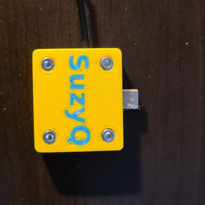 Vỏ cho cáp SuzyQ làm từ breakout USB-C