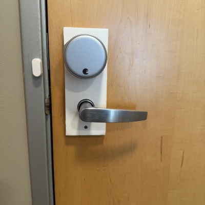 Tấm Adapter Gắn Khóa Thông Minh August Thế Hệ 4