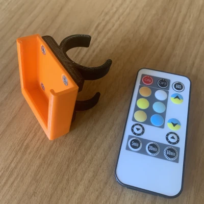 Kệ Giữ Remote Hồng Ngoại Kèm Kẹp Gắn Ống 25mm (OnShape)