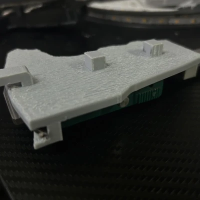 Kệ Giữ Thước Cặp Vernier Cho Bảng Ghim (Lỗ Vuông)