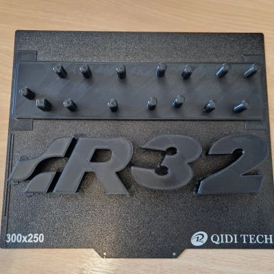 Logo VW R32 có chữ nổi