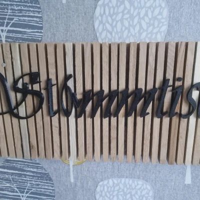 Chữ "Stammtisch" Để Trang Trí Tường