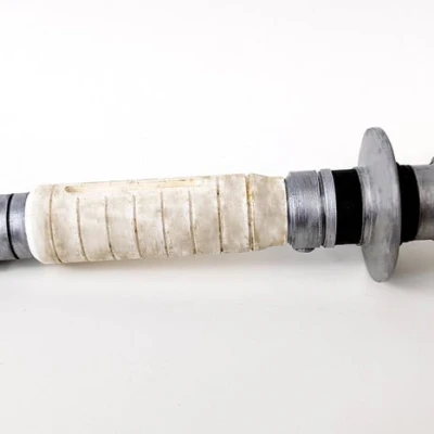 Đèn Pin Lightsaber Của Shin Hati