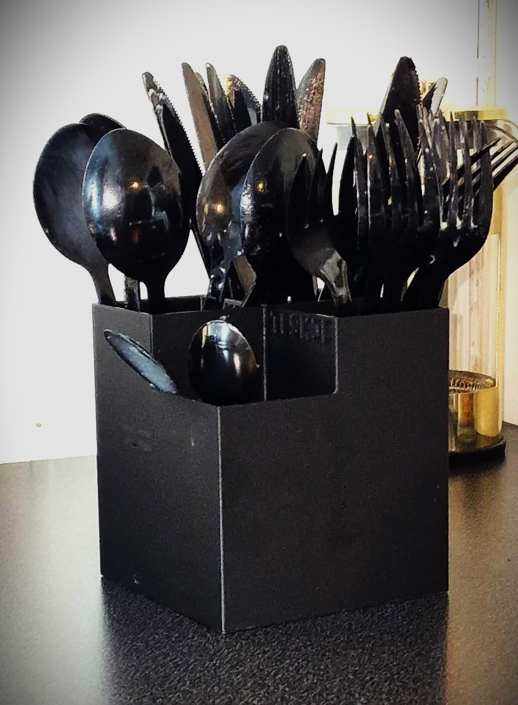 KHAY ĐỰNG DAO MUỖNG NĨA TỐI GIẢN