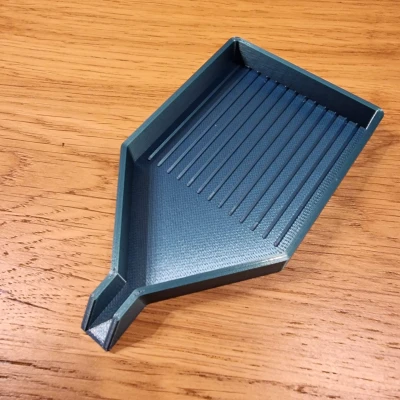 Khay vẽ tranh kim cương có phễu ở giữa