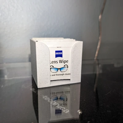 Hộp Đựng Khăn Lau Ống Kính Zeiss