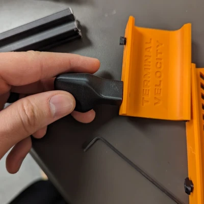 Kềm gắn T nut in 2020