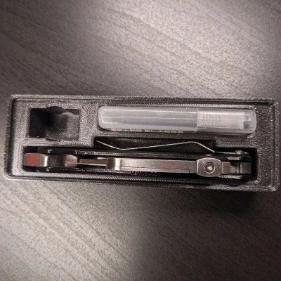 Hộp Đựng Dao Cạo Gridfinity JerryRigEverything, Lưỡi Dao và Phụ Kiện