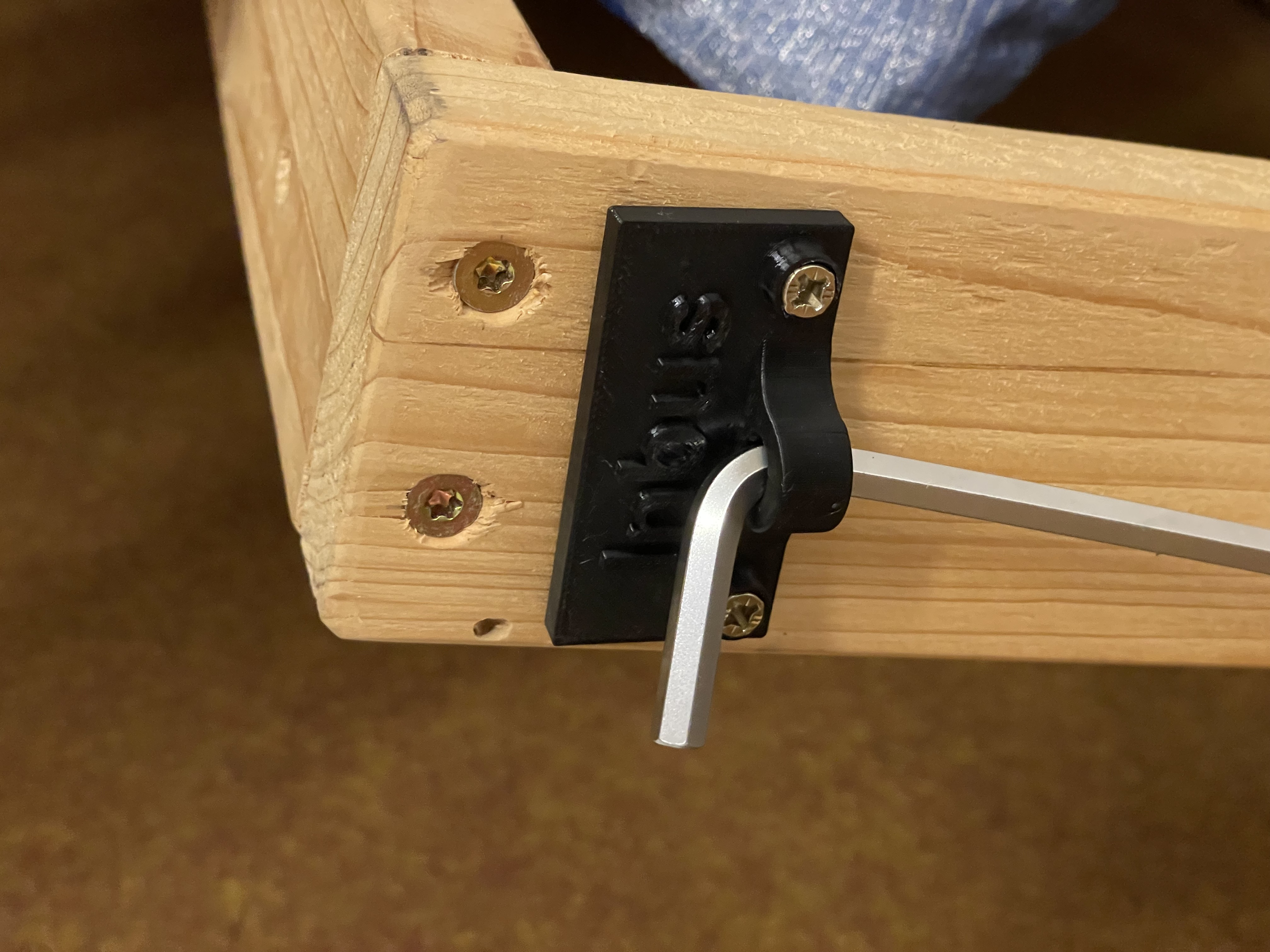 Giá đỡ lục giác gắn tường (lên đến 7mm)