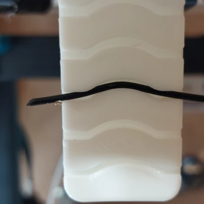 Kẹp Dây Tóc Có Thể Gắn Lên Hộp Máy