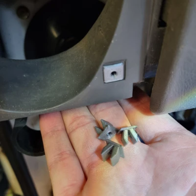 Kẹp Ốc Loa Subaru Sambar