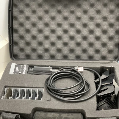 Hộp Đựng / Giá Đỡ Lưỡi Kéo Cắt Lông Oster