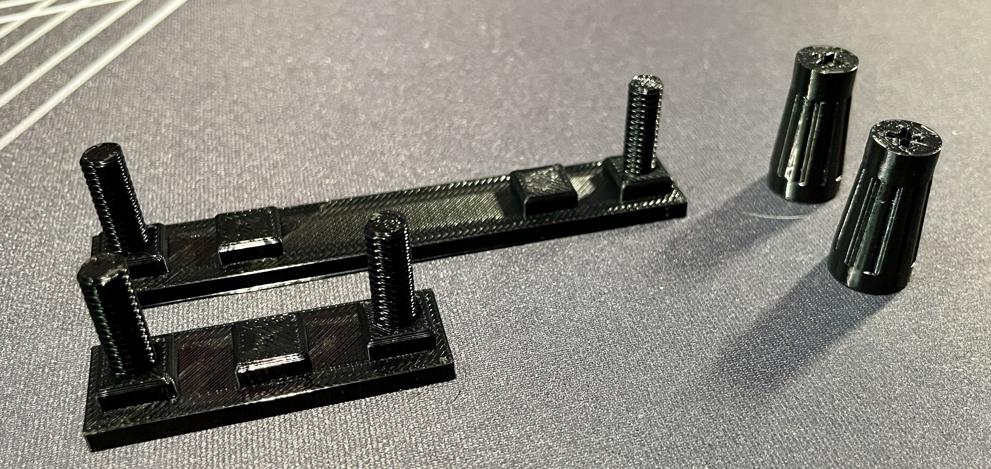 Giá Đỡ Cho Rack Máy Chủ 1U và 2U (Thay Thế Ốc và Đai Ốc Lồng)