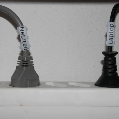 Nhãn cho cáp mạng hoặc dây điện