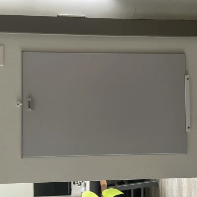 Giá Treo Nắp Chắn Cửa Cho Chó