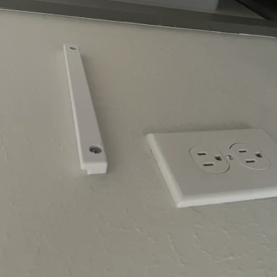 Giá Treo Nắp Chắn Cửa Cho Chó