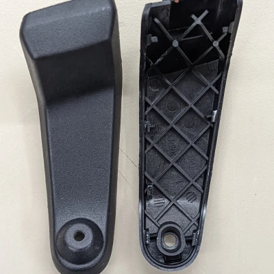 Dacia Sandero III Jogger: Khớp nối bi đa năng cho giá đỡ điện thoại