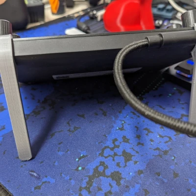 Chân Đế/Chân Gác Loupedeck Live