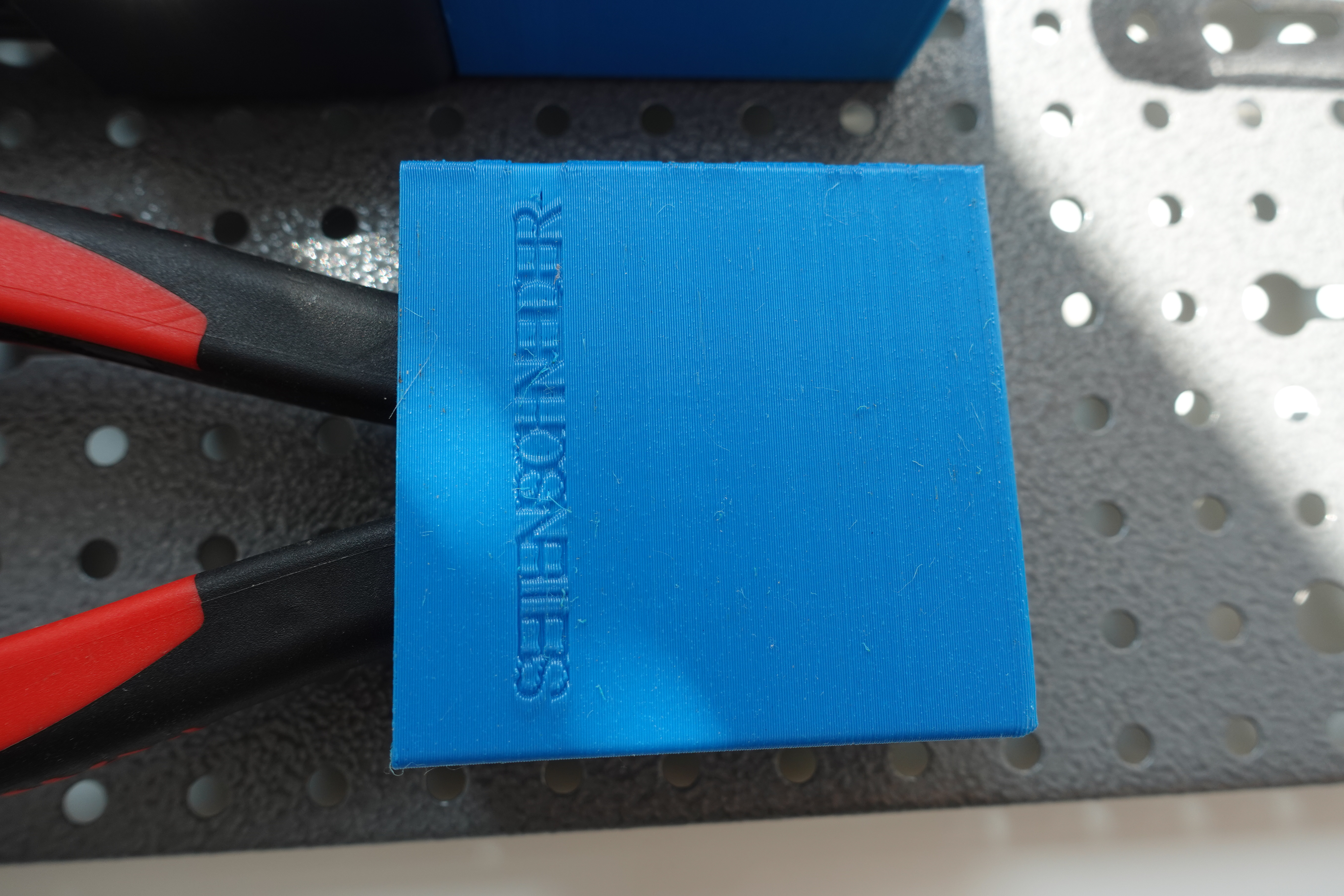 Kệ Đựng Kìm Cắt (Treo Bảng Lỗ)