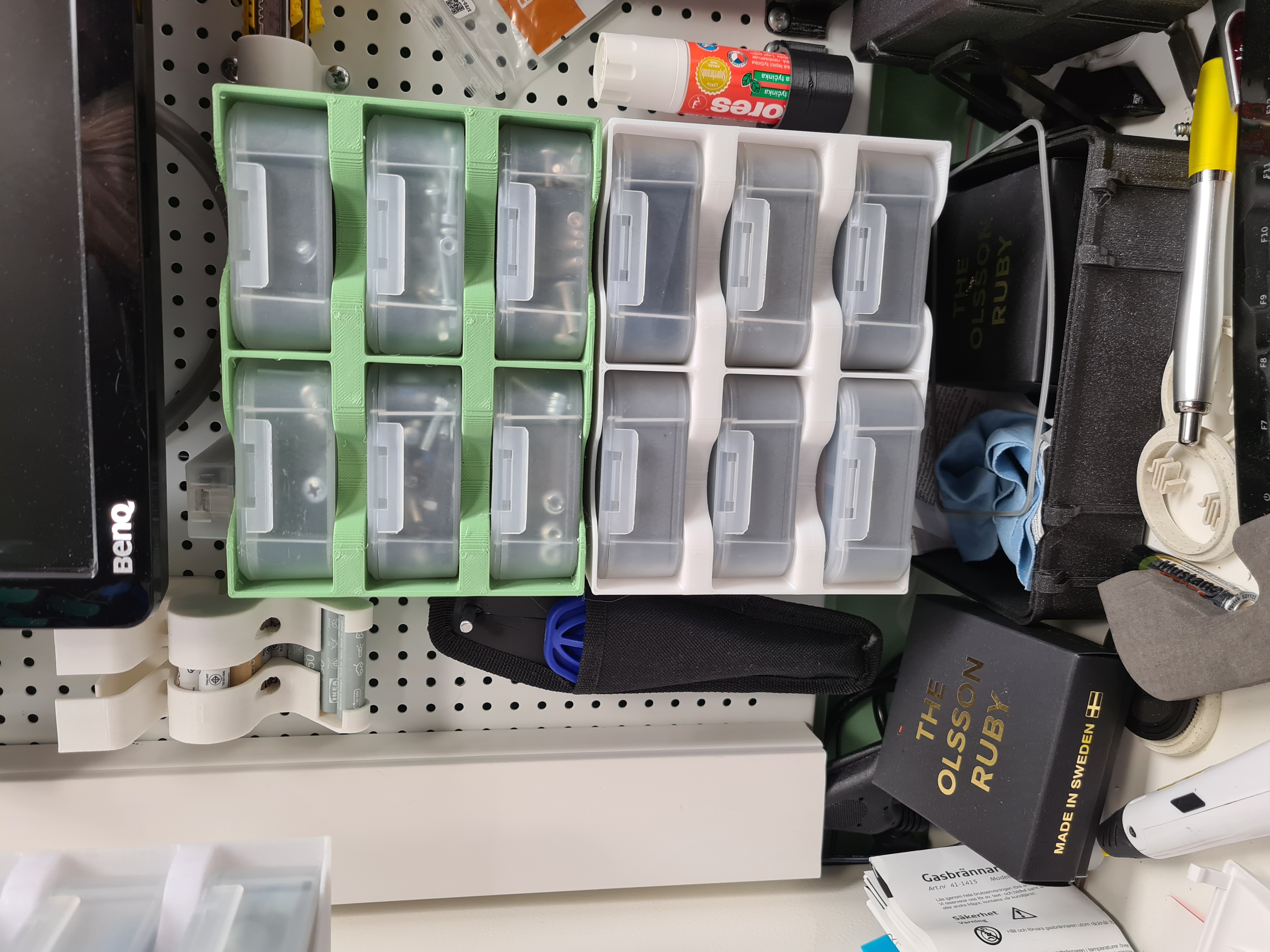 Giá đỡ hộp đựng phụ kiện