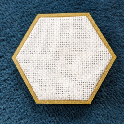 Khung thêu trang trí hoàn thiện sản phẩm