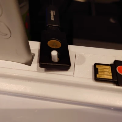 Kệ Yubikey cho Bảng Trắng Griply