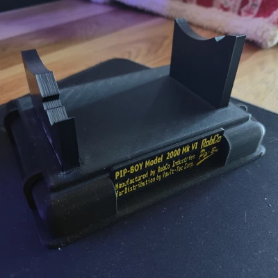 Fallout - Chân đế trưng bày Pip-Boy 2000