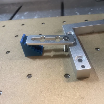 Bộ Nâng Kẹp Giữ Tấm Chi Tiết Carvera