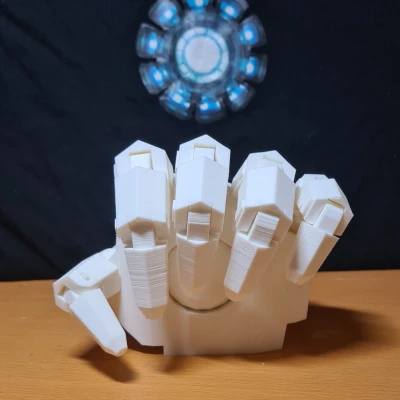 Bàn tay Người Sắt