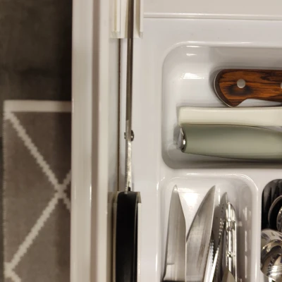 Simple half-open parametric holder for Ikea Metod (Maximera) inner drawers