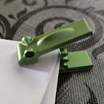Kẹp Giấy Hình Tắc Kè "Chameleon Clip"