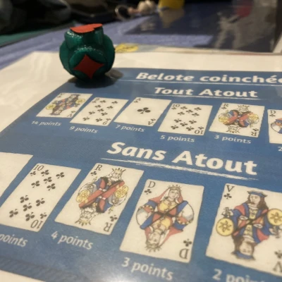 Con dấu bài át chủ bài belote