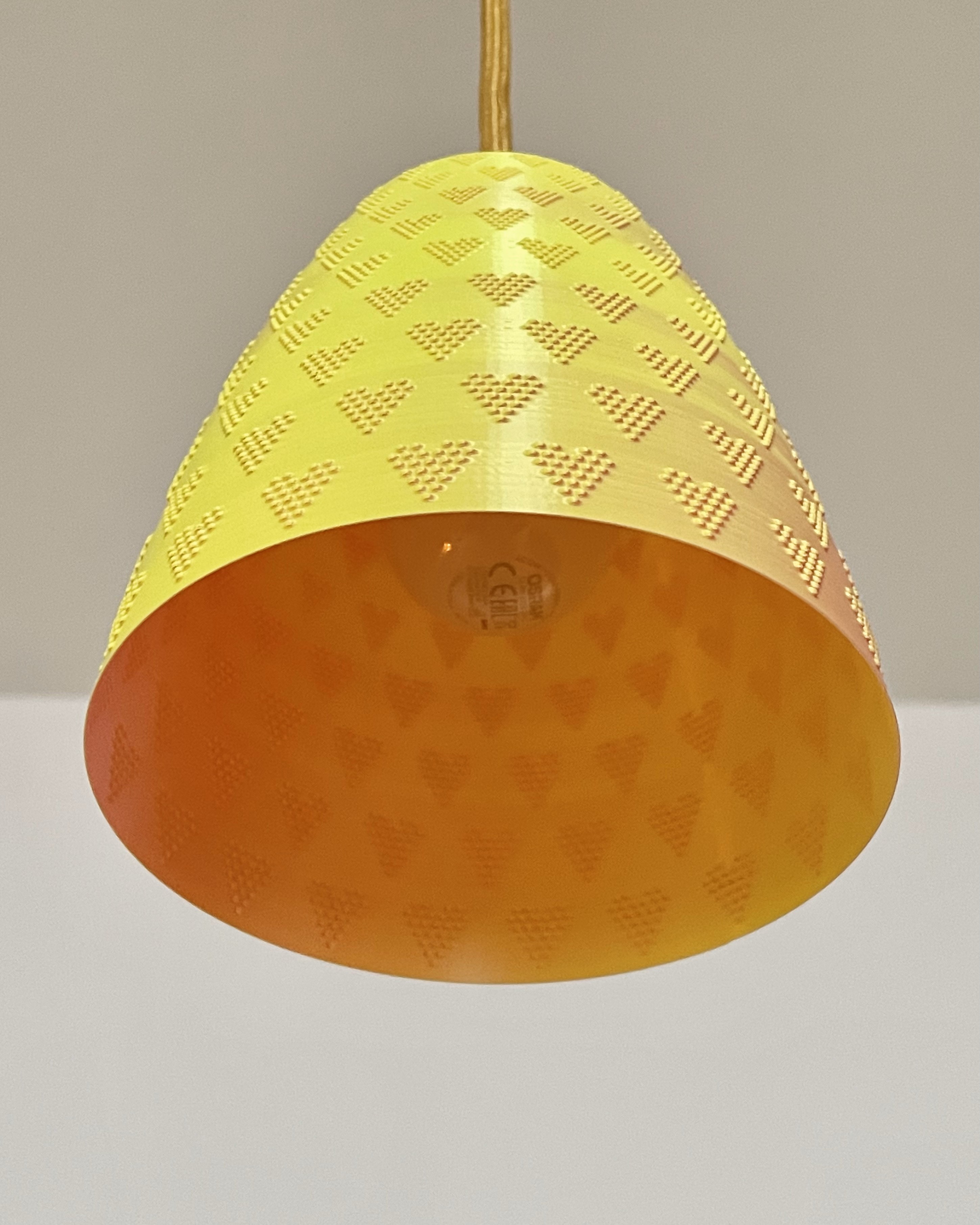 Chao Đèn Kiểu Hoa Văn Trái Tim Chế Độ Lọ