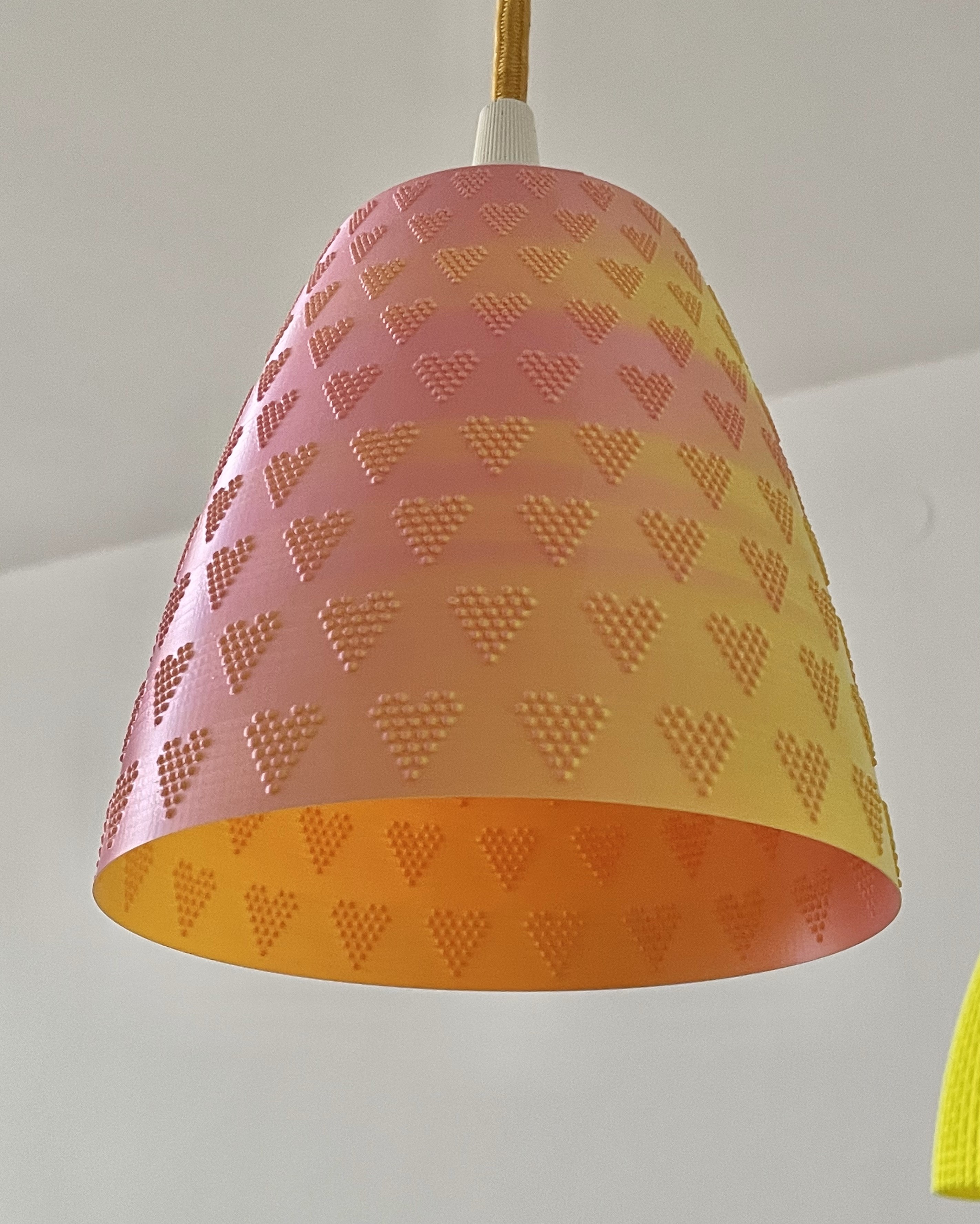 Chao Đèn Kiểu Hoa Văn Trái Tim Chế Độ Lọ