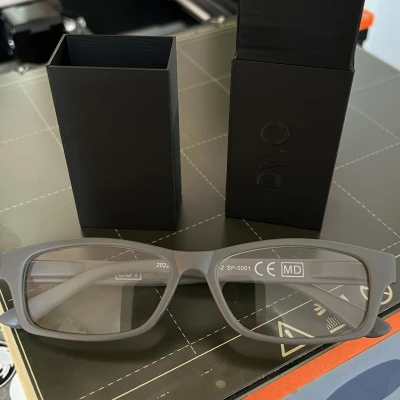 Hộp Đựng Kính Thời Trang