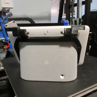 Pát gắn Google Nest Hub dưới tủ bếp