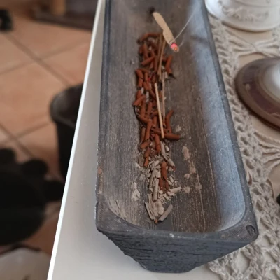 Chỗ cắm hương - Kệ để hương độc đáo