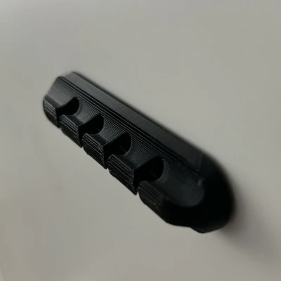 Kẹp giữ cáp USB dẻo [TPU]