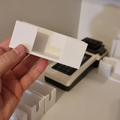 Giá Treo Tường Đèn Pin Đội Đầu LED Lenser